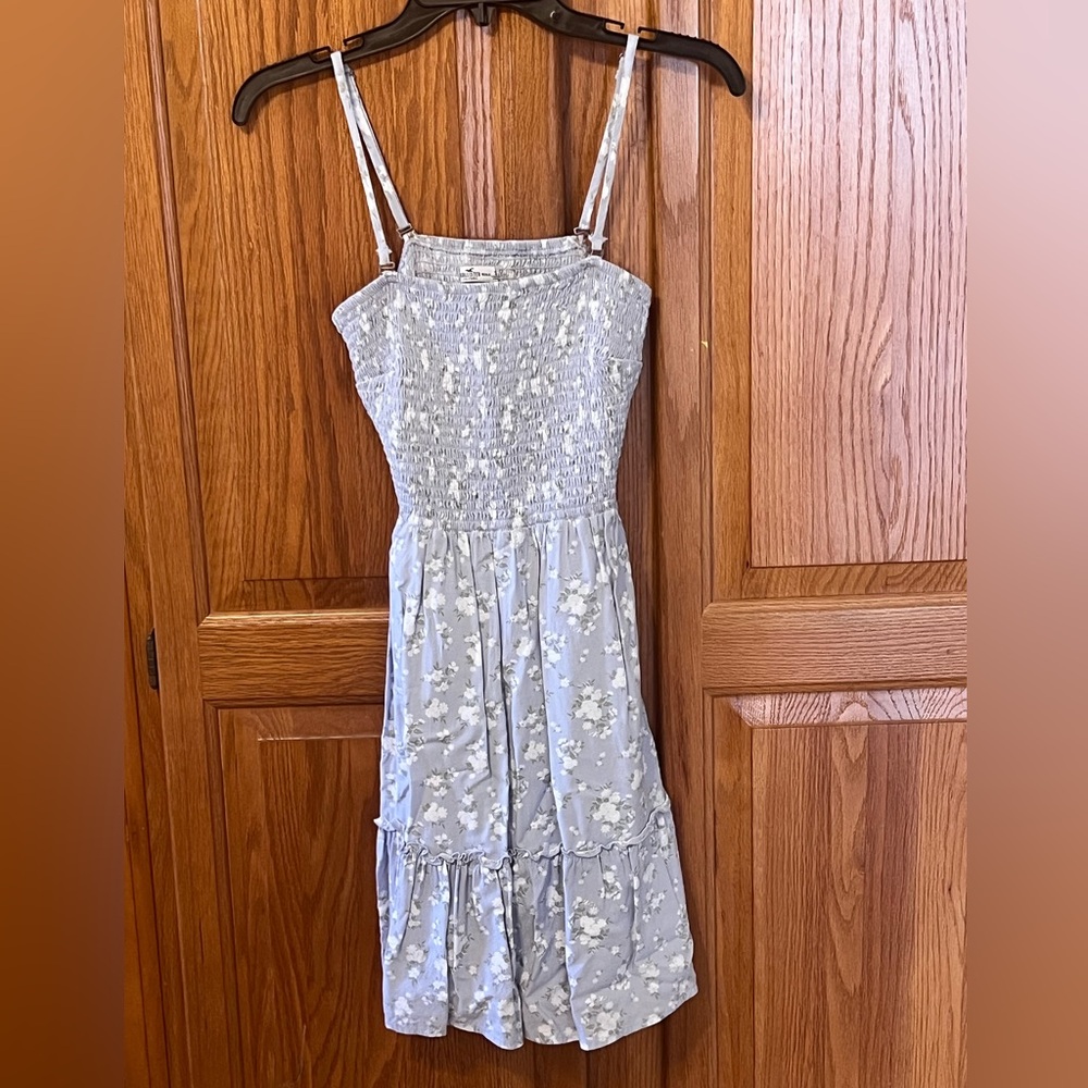EUC ~ ADORABLE!! Hollister open Back Sundress ~ Size Small